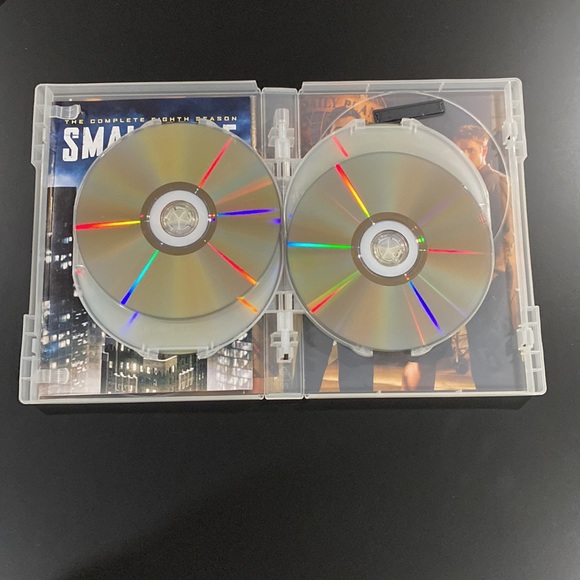 Smallville - The Complete Eighth Season - Picture 9 of 11